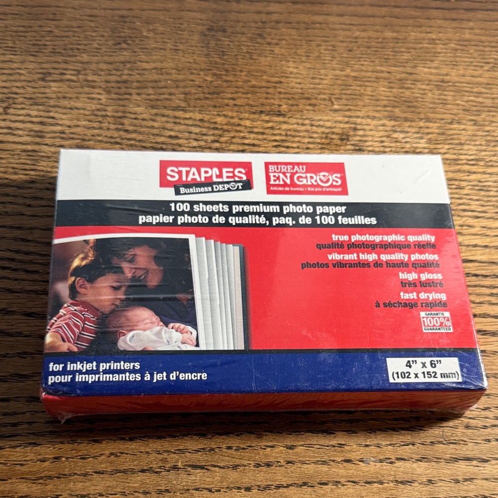 Staples Premium Photo Paper - Red and White